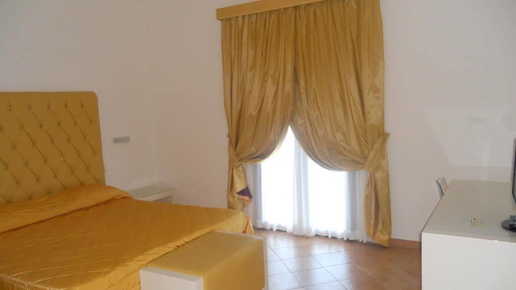 Hotel Caluna Charme San Giovanni a Piro Eksteriør bilde