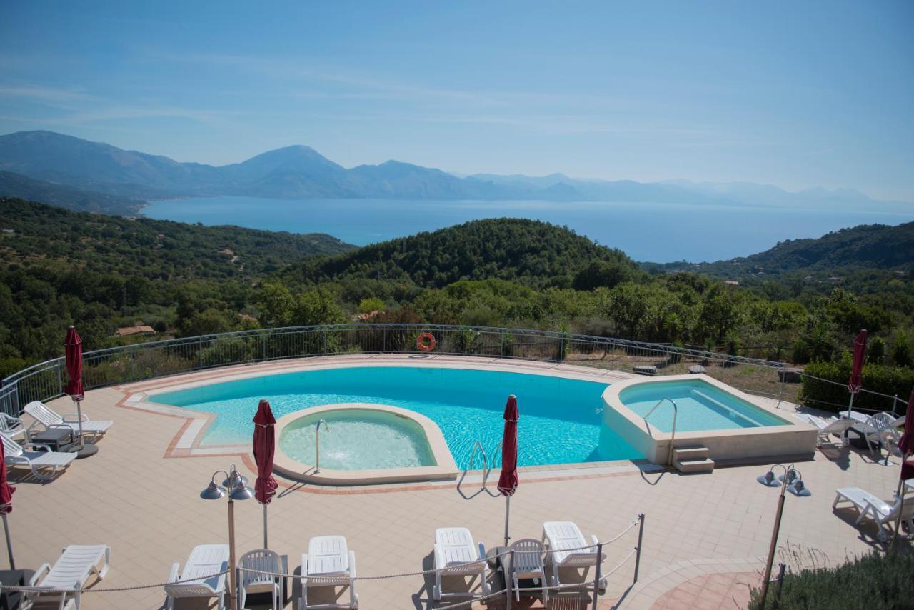 Hotel Caluna Charme San Giovanni a Piro Eksteriør bilde