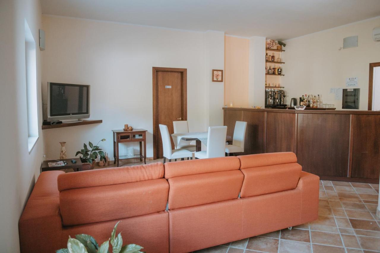 Hotel Caluna Charme San Giovanni a Piro Eksteriør bilde