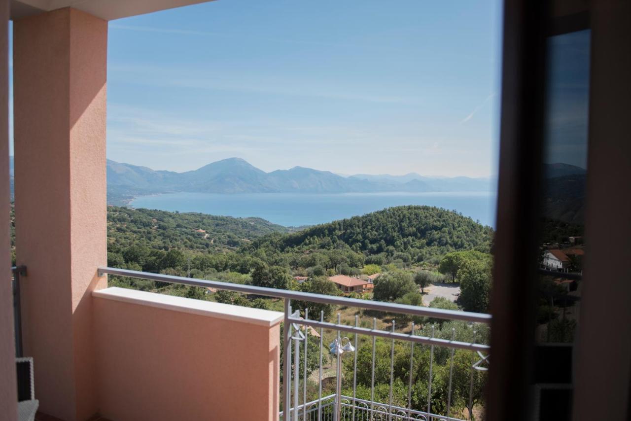 Hotel Caluna Charme San Giovanni a Piro Eksteriør bilde