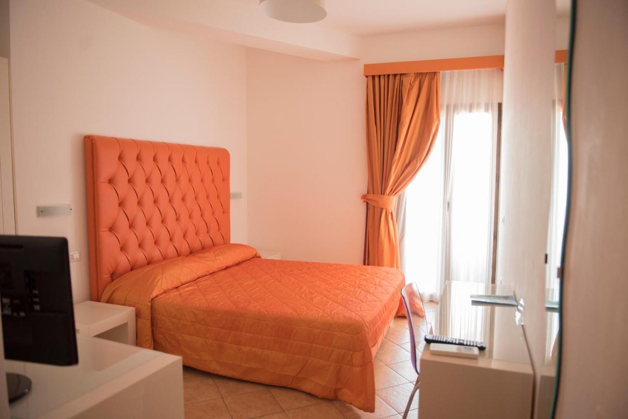 Hotel Caluna Charme San Giovanni a Piro Eksteriør bilde