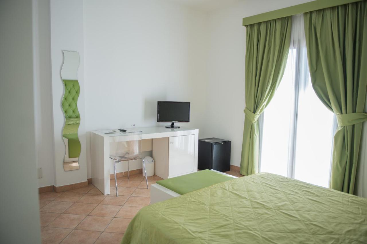 Hotel Caluna Charme San Giovanni a Piro Eksteriør bilde